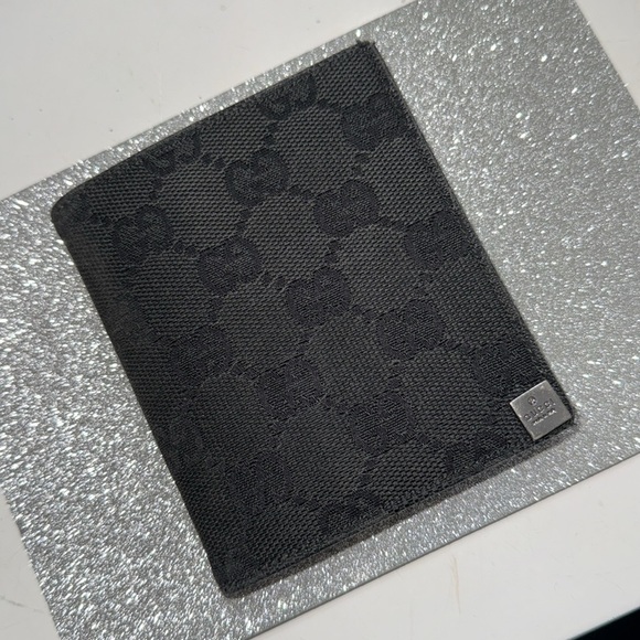 Gucci Handbags - GUCCI ULTRA RARE pull out card holder wallet 🖤